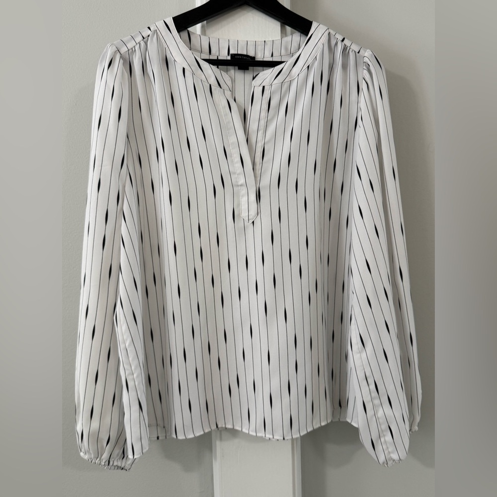 Ann Taylor Striped B&W Split Neck Blouse - M